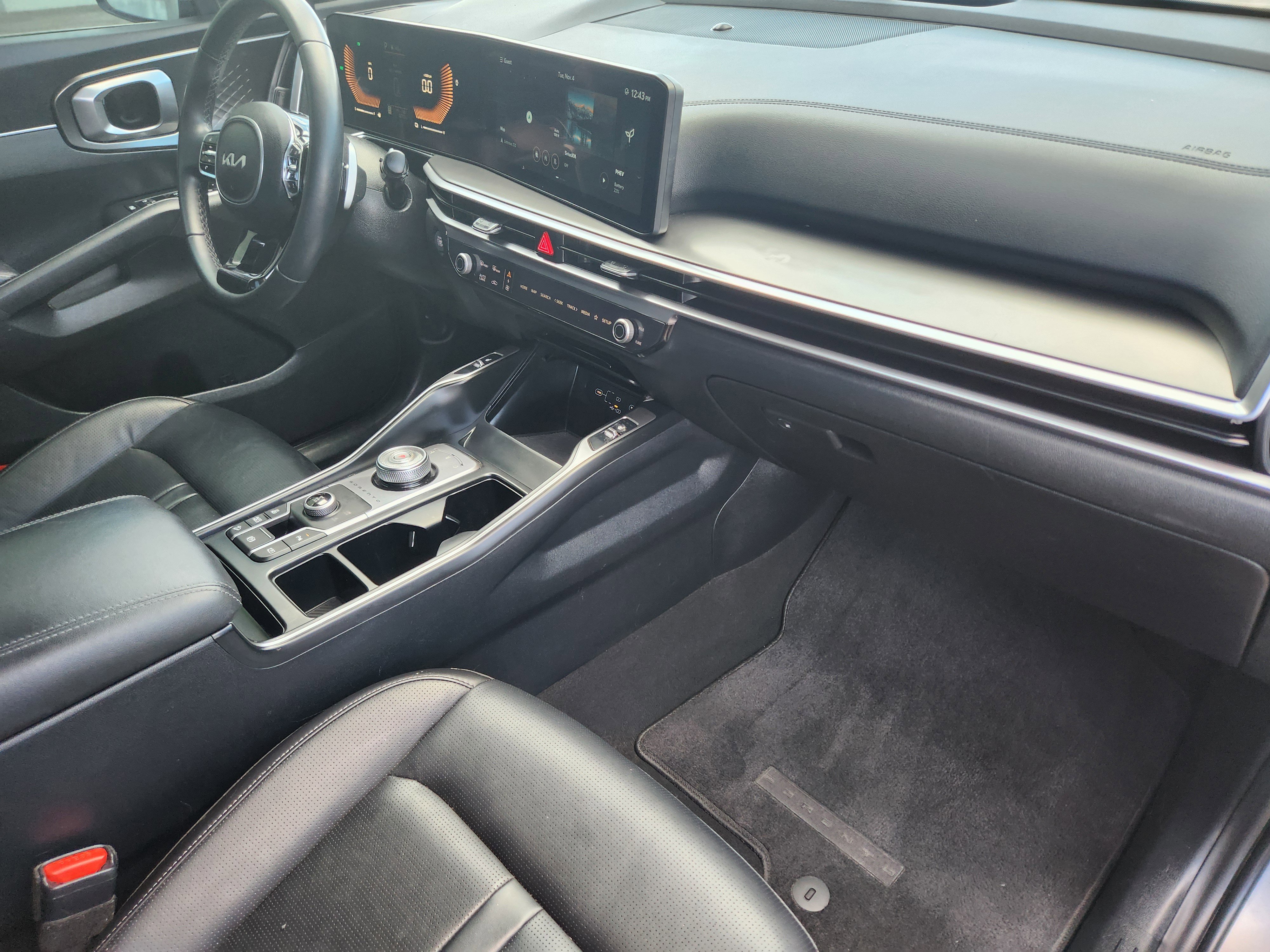 Used 2025 Kia Sorento EX w/ EX Panoramic Sunroof Package image 16