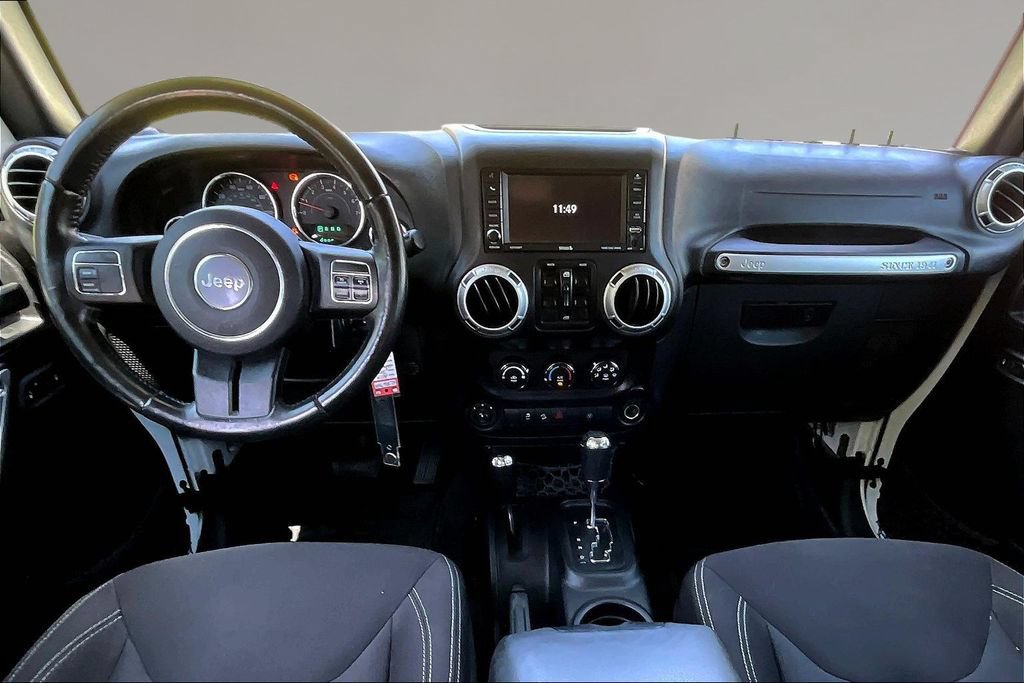 Used 2016 Jeep Wrangler Unlimited Sahara AWD/4WD image 7