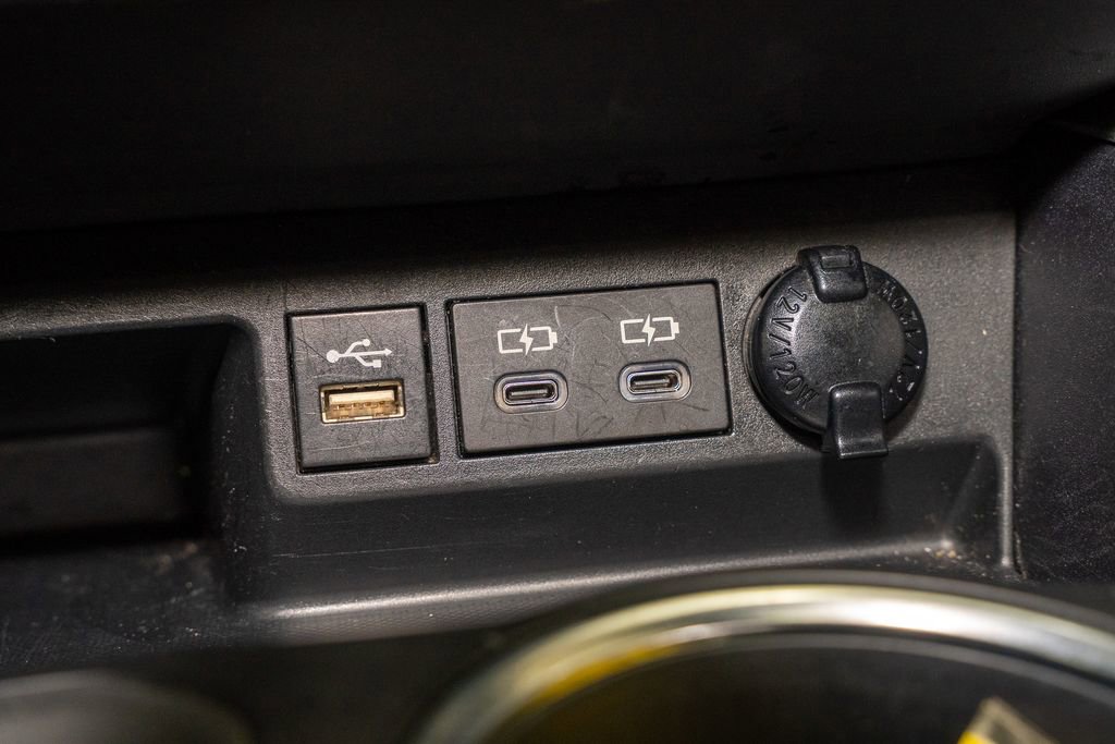 Used 2024 Toyota Highlander XLE image 18