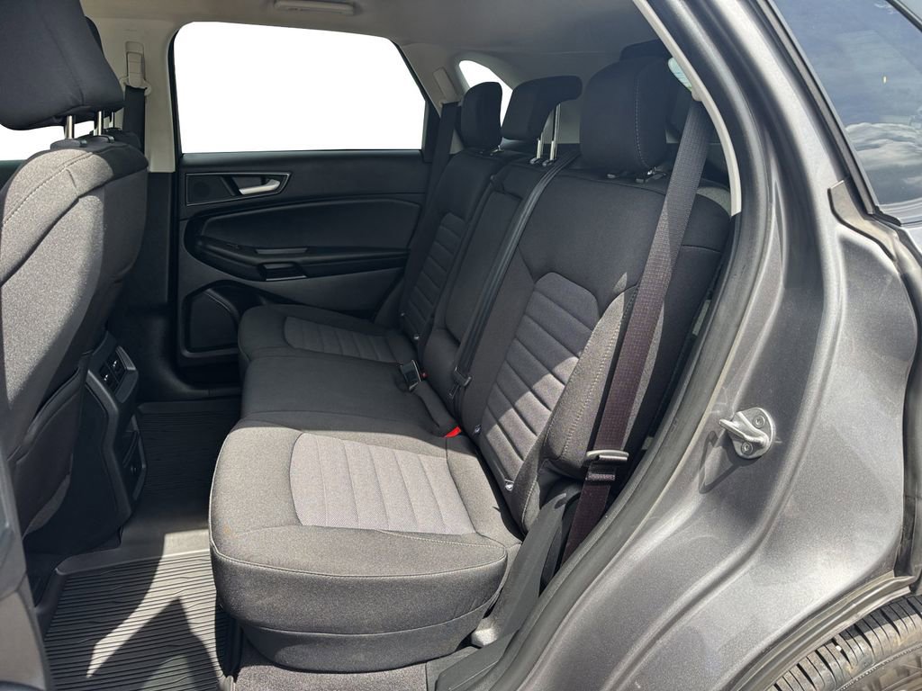 Used 2024 Ford Edge SE w/ Black Appearance Package AWD/4WD image 14