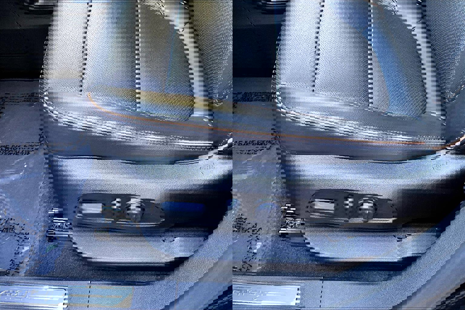 Used 2022 GMC Acadia AT4 w/ Technology Package image 39