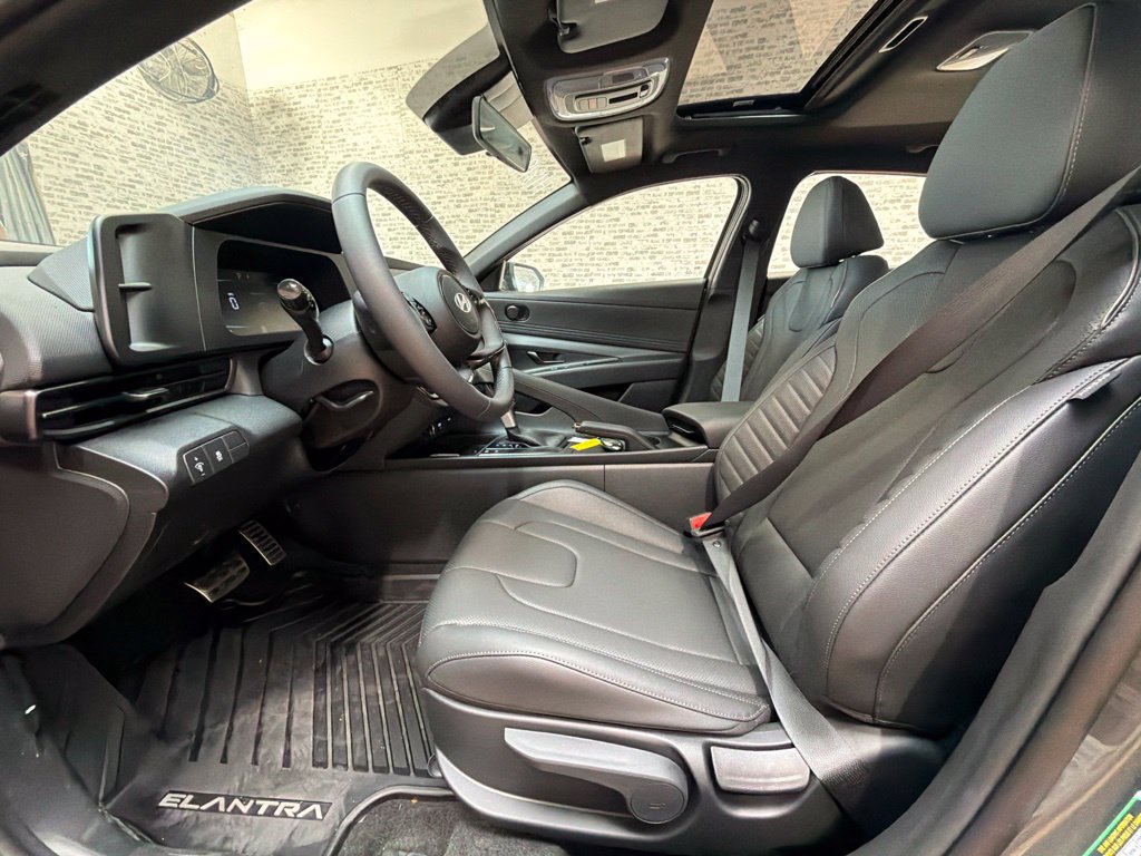 Used 2026 Hyundai Elantra SEL Sport FWD image 28