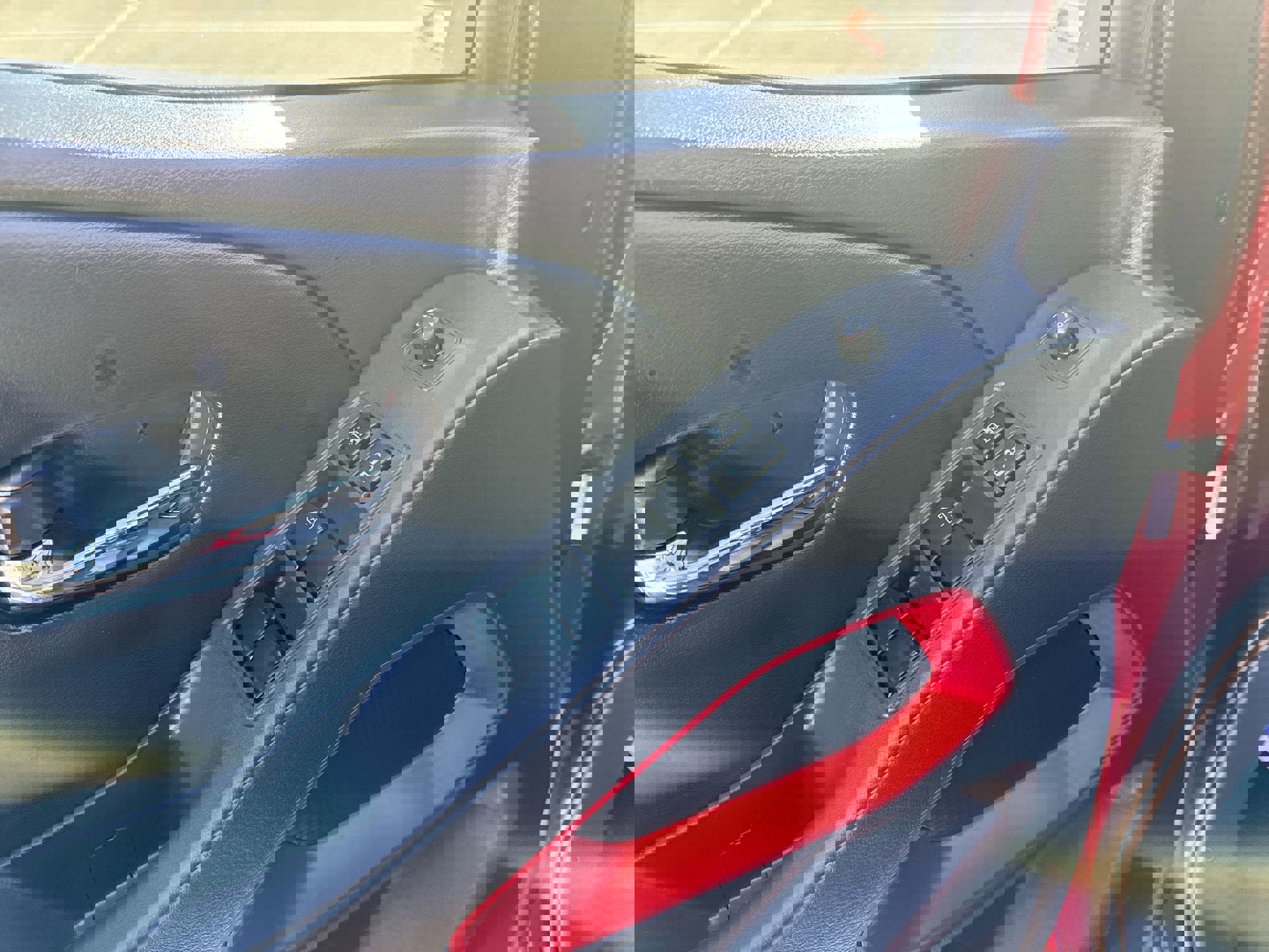 Used 2025 Nissan Frontier Pro-X image 15