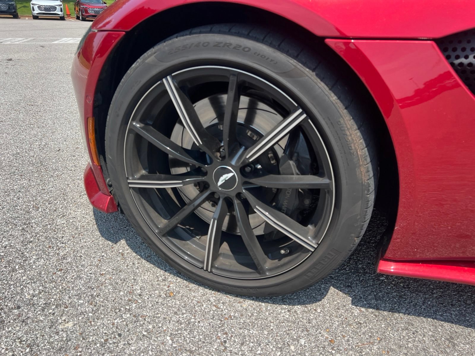 Used 2021 Aston Martin V8 Vantage Roadster RWD image 10