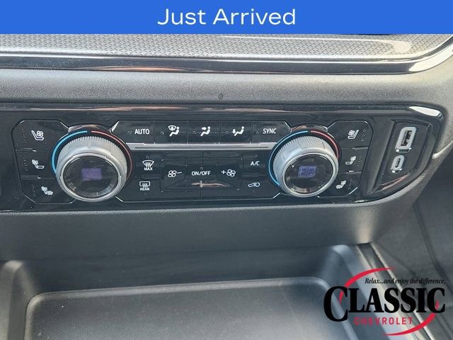 Used 2024 Chevrolet Silverado 2500 ZR2 w/ Technology Package image 32