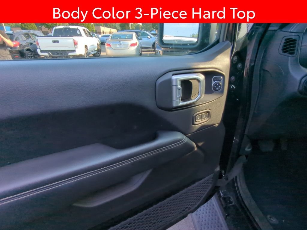 Used 2019 Jeep Wrangler Unlimited Sahara AWD/4WD image 8