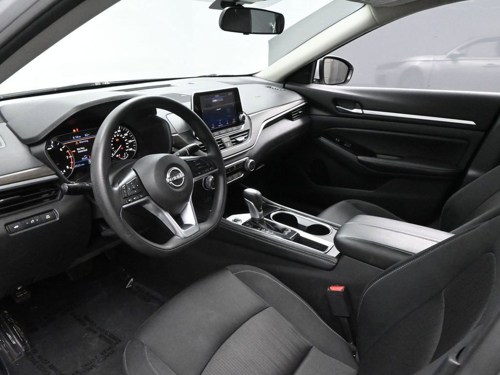 Used 2023 Nissan Altima 2.5 SV image 7
