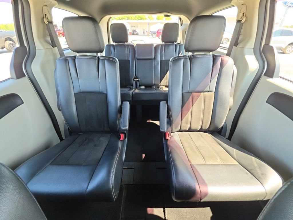 Certified 2019 Dodge Grand Caravan SXT FWD image 22
