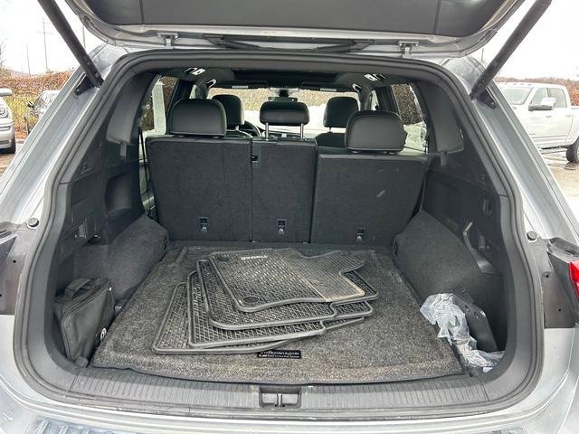 Used 2022 Volkswagen Tiguan SE R-Line image 22