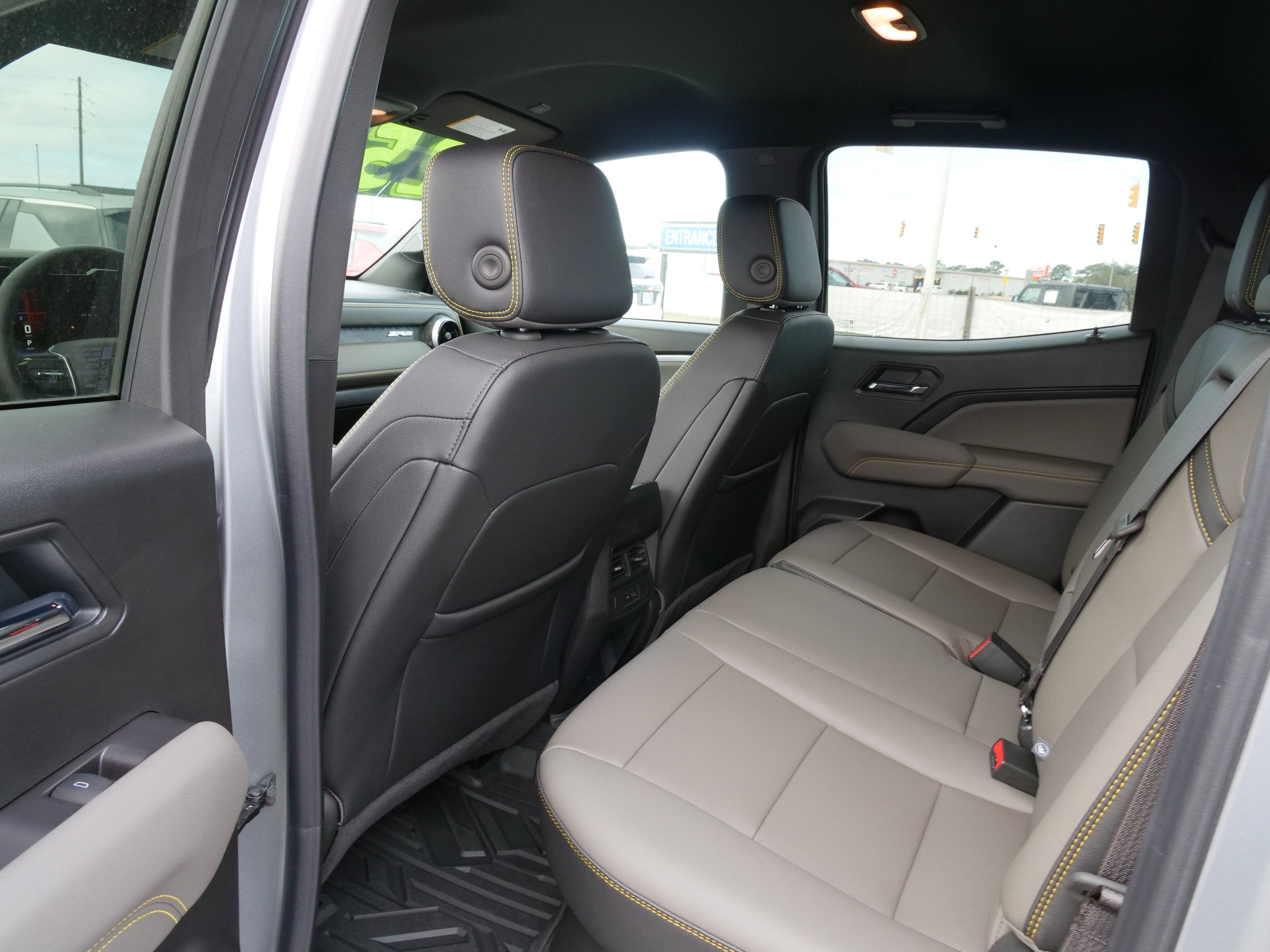 New 2025 Chevrolet Colorado ZR2 w/ Technology Package image 16