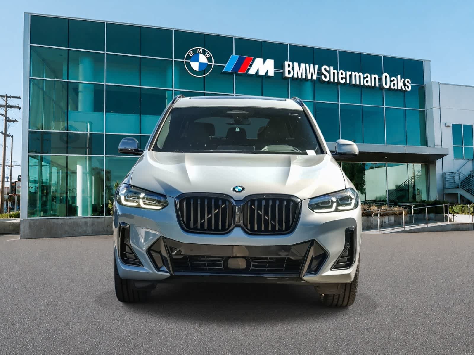 Used 2024 BMW X3 xDrive30i w/ Premium Package AWD/4WD image 2
