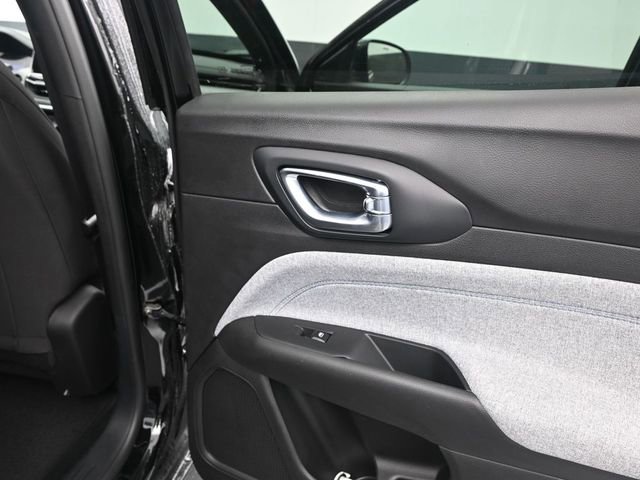 Used 2025 Jeep Compass Sport w/ Mopar Graphics Package AWD/4WD image 14