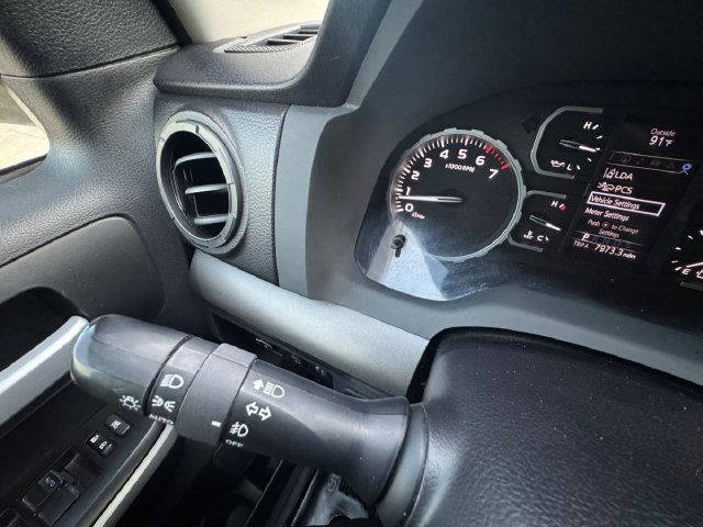 Used 2018 Toyota Tundra SR5 w/ SR5 Upgrade Package RWD image 25