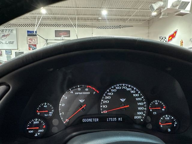 Used 2004 Chevrolet Corvette Coupe image 32