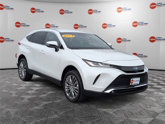 Used 2024 Toyota Venza Limited image 3