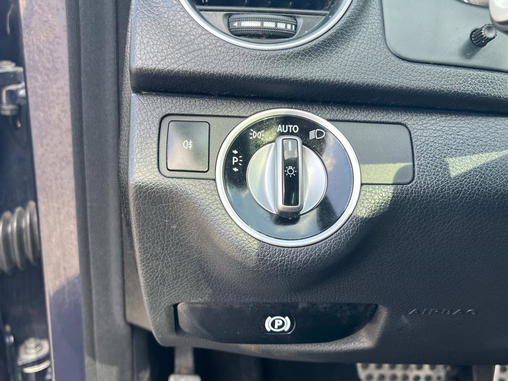 Used 2014 Mercedes-Benz C 300 Sport image 17