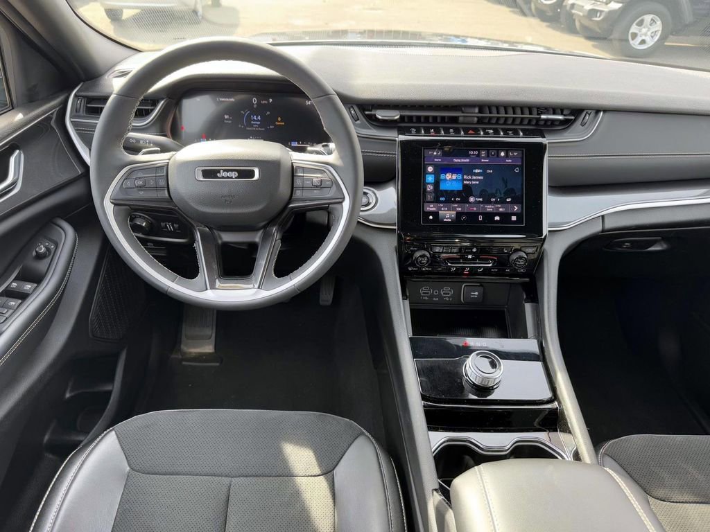 Certified 2023 Jeep Grand Cherokee L Laredo image 13