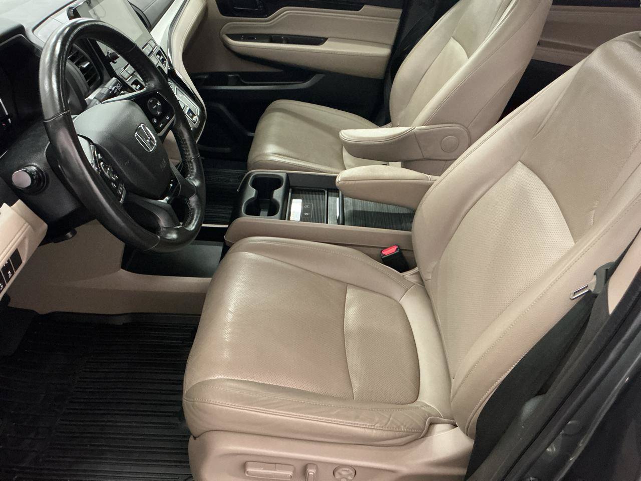 Used 2018 Honda Odyssey Elite image 11