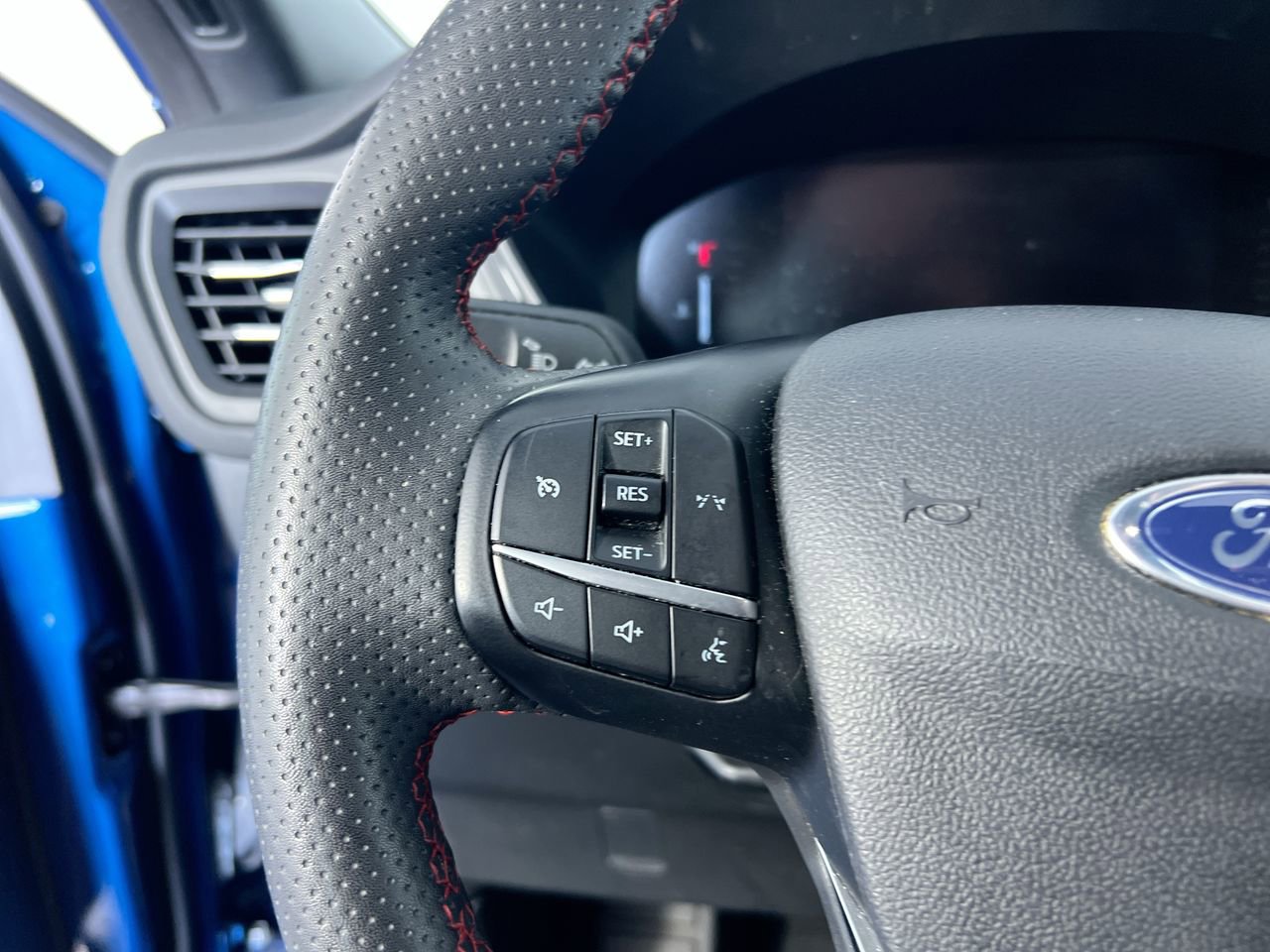 Used 2023 Ford Escape ST-Line AWD/4WD image 16