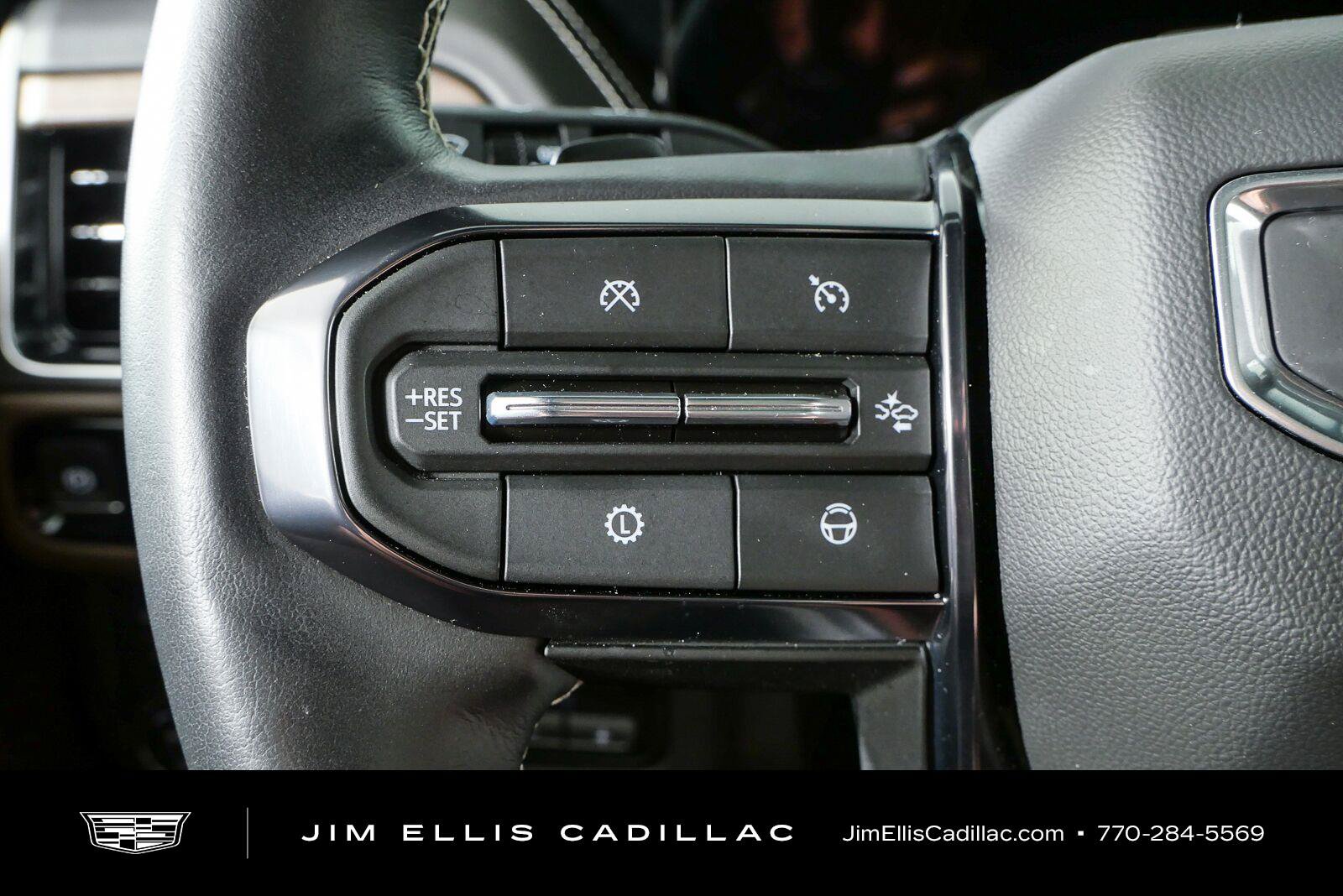 Used 2025 GMC Yukon Denali Ultimate AWD/4WD image 11