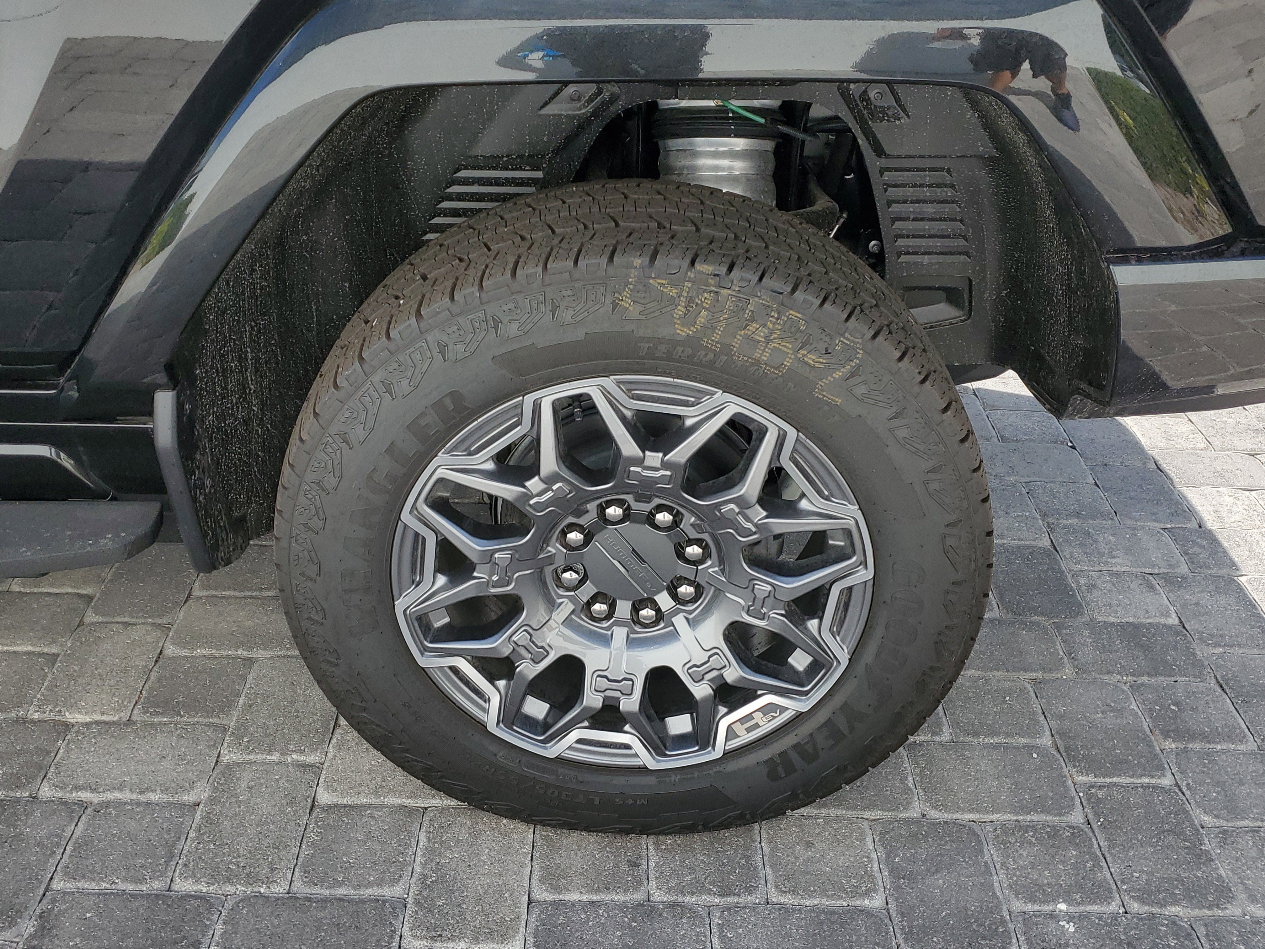 New 2025 GMC Hummer EV 3X w/ Battery Pack, 24 Module Pack image 10