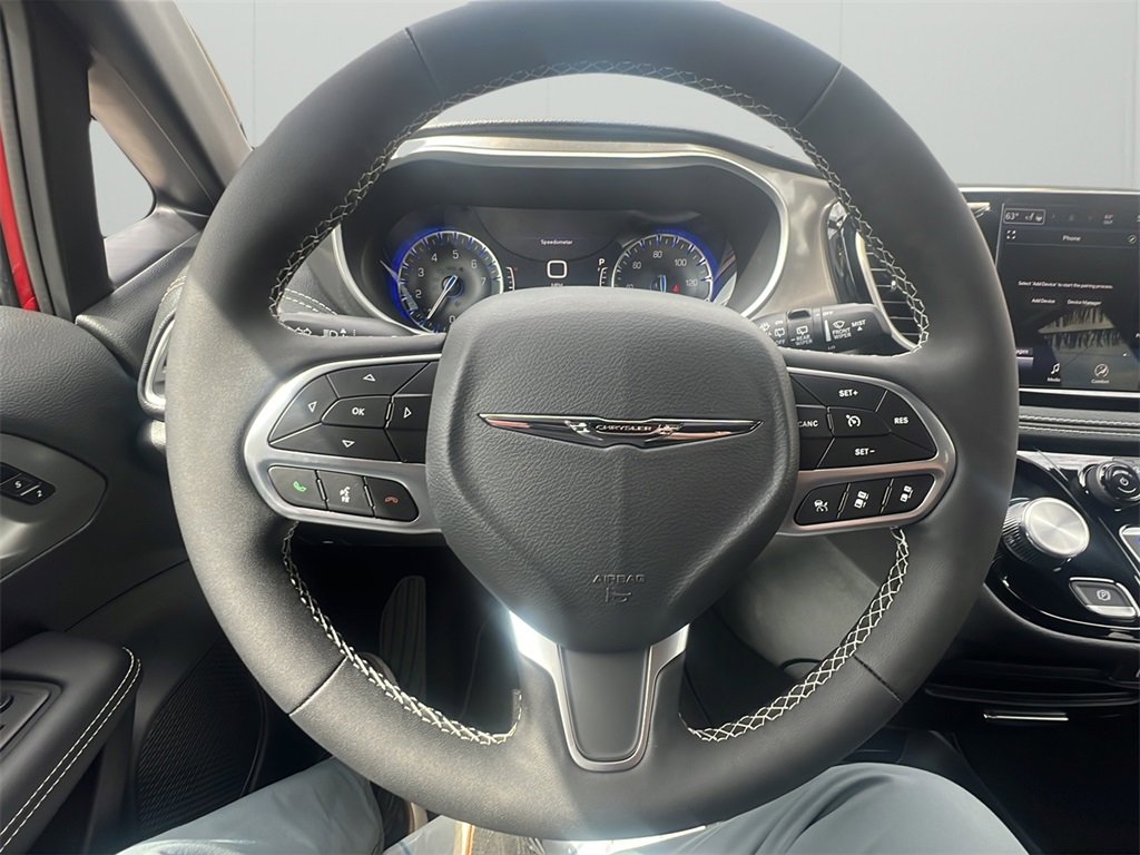 New 2025 Chrysler Pacifica Select image 11