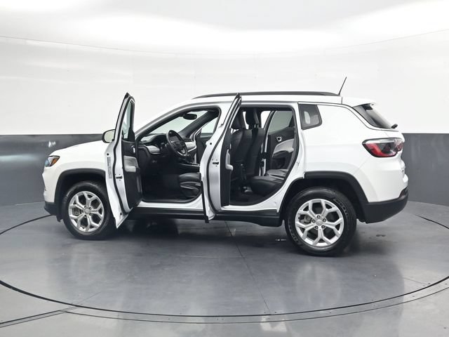 Used 2024 Jeep Compass Latitude AWD/4WD image 42