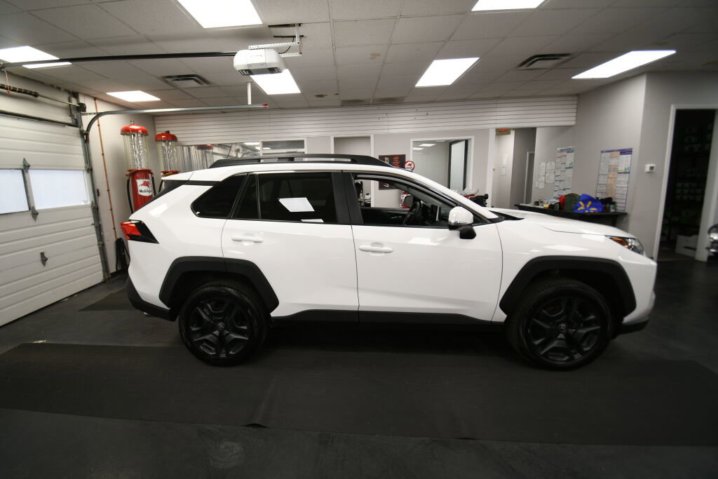 Used 2024 Toyota RAV4 Adventure AWD/4WD image 9