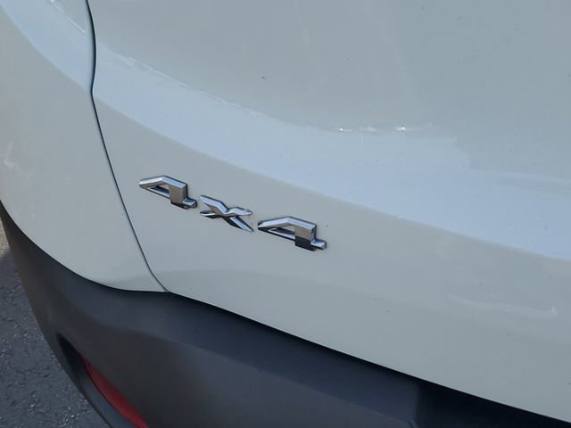 Used 2023 Jeep Renegade Latitude w/ Premium Group AWD/4WD image 7