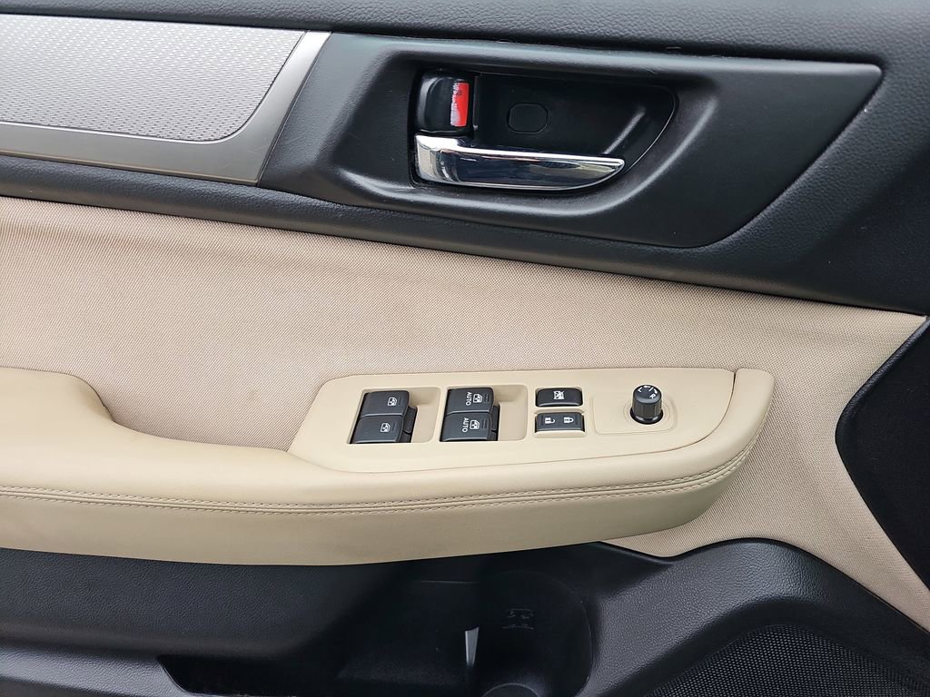 Used 2017 Subaru Outback 2.5i Premium image 31