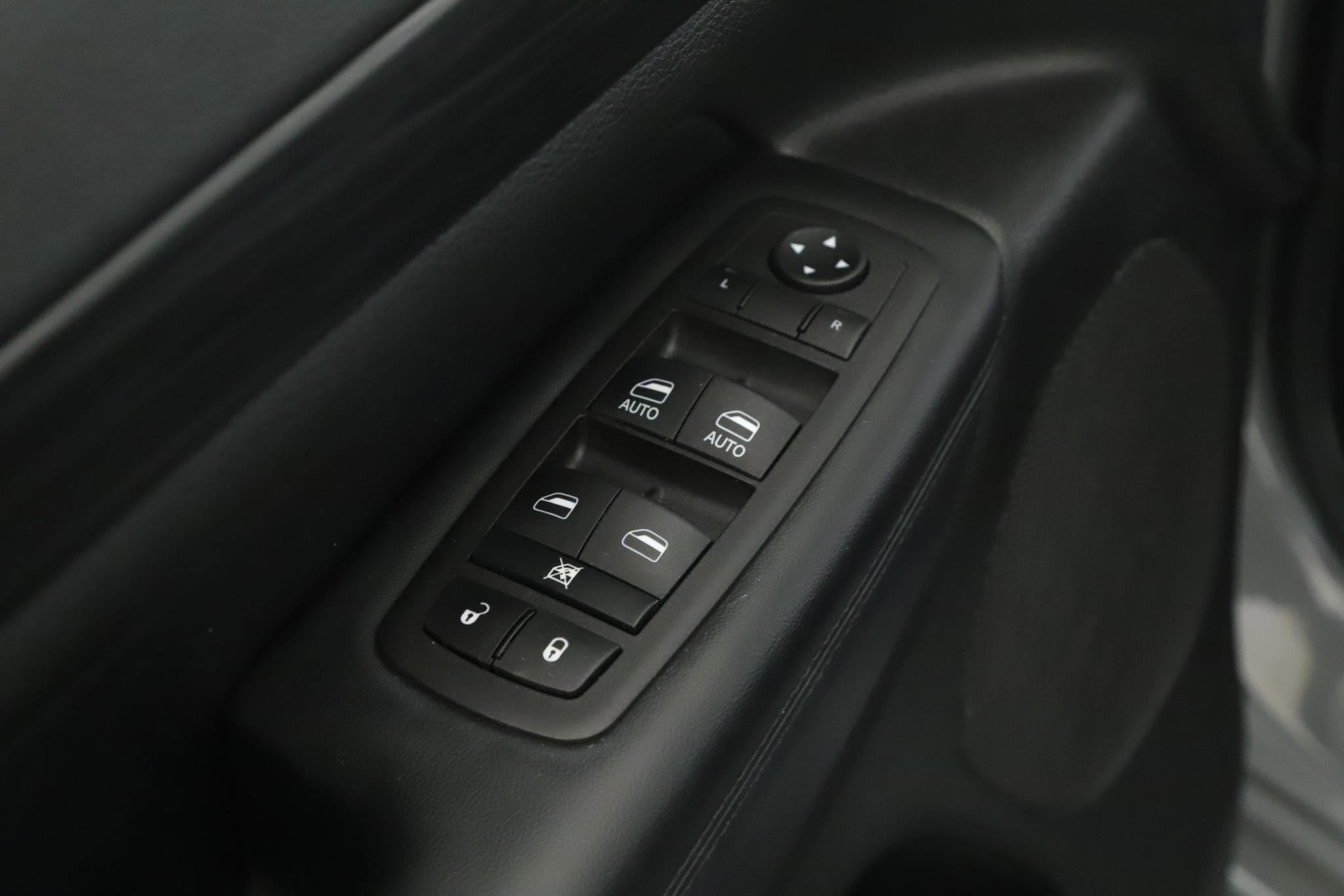 Used 2022 Jeep Grand Cherokee Laredo X AWD/4WD image 8