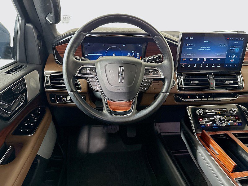 Used 2024 Lincoln Navigator Reserve AWD/4WD image 24