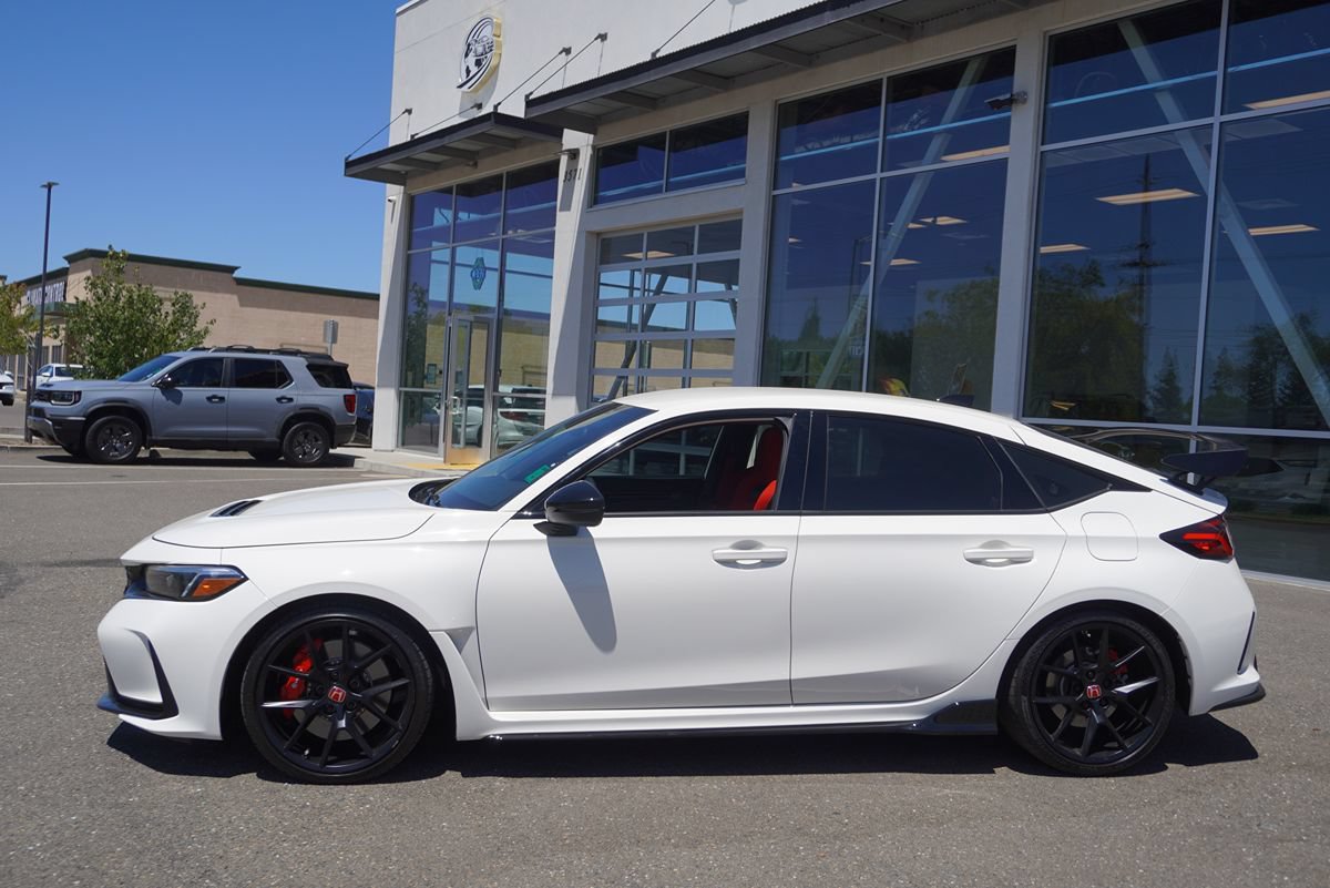 Used 2025 Honda Civic Type R image 3