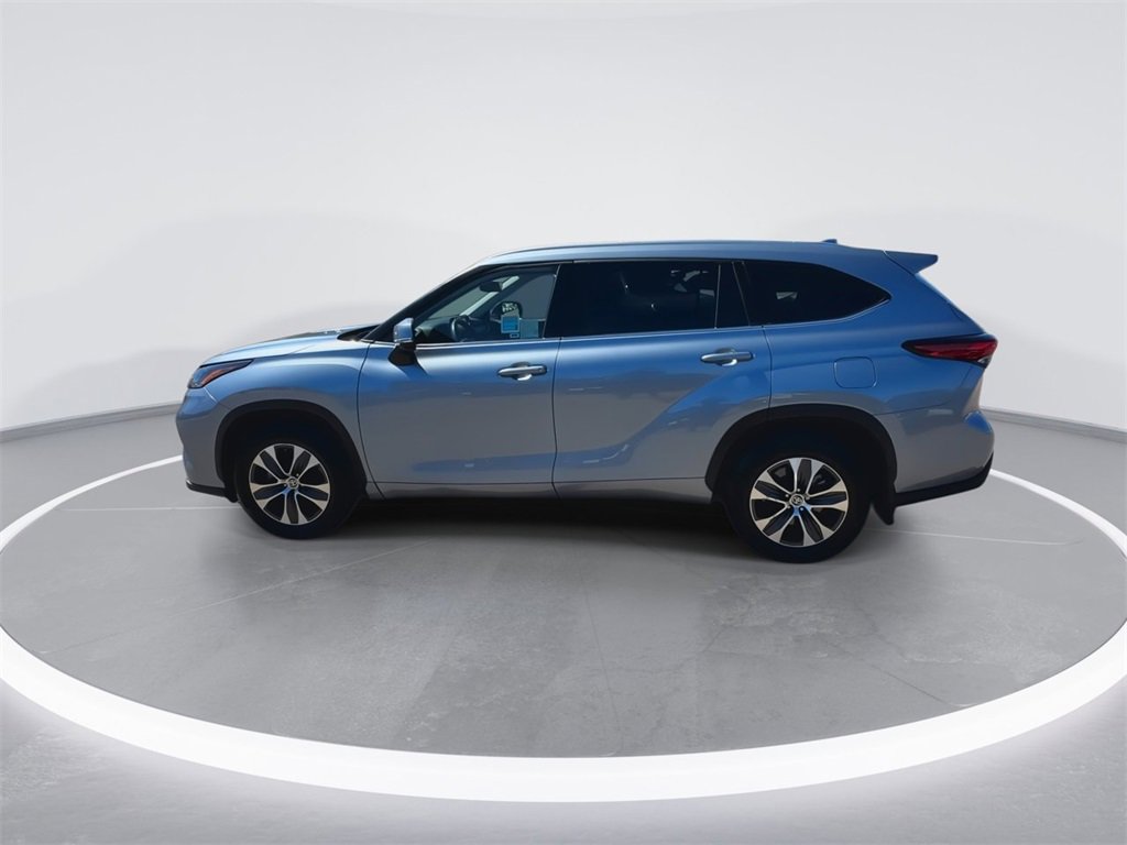 Used 2022 Toyota Highlander XLE image 8