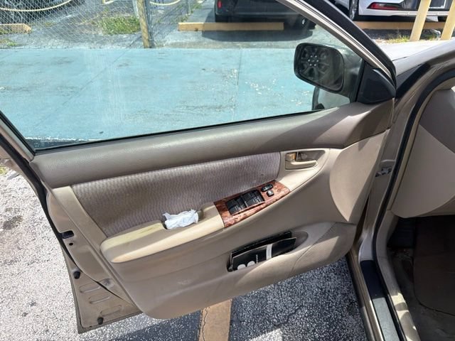 Used 2005 Toyota Corolla CE FWD image 9