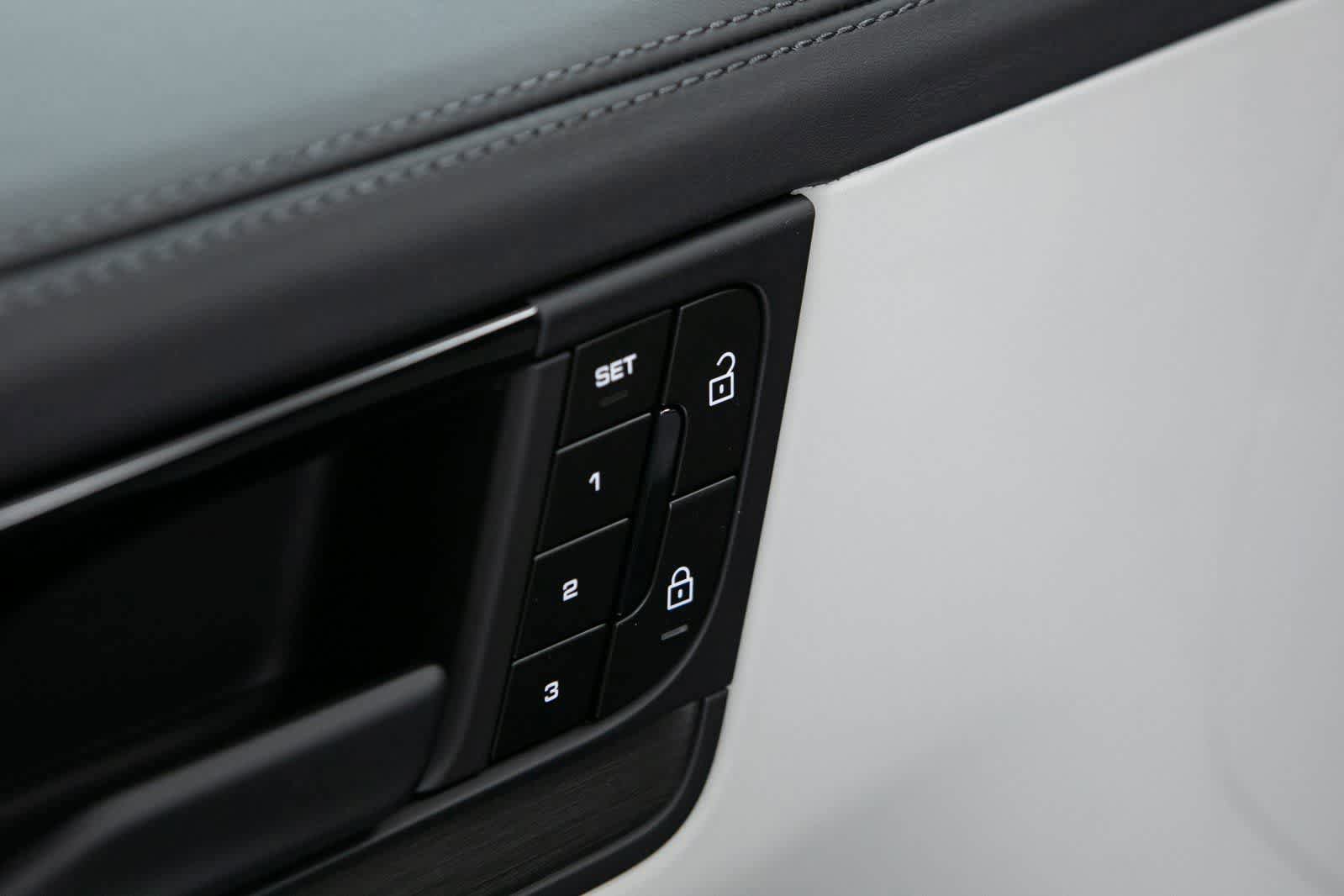 New 2026 Porsche Cayenne GTS image 19