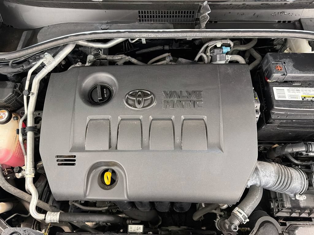 Used 2019 Toyota C-HR XLE FWD image 28