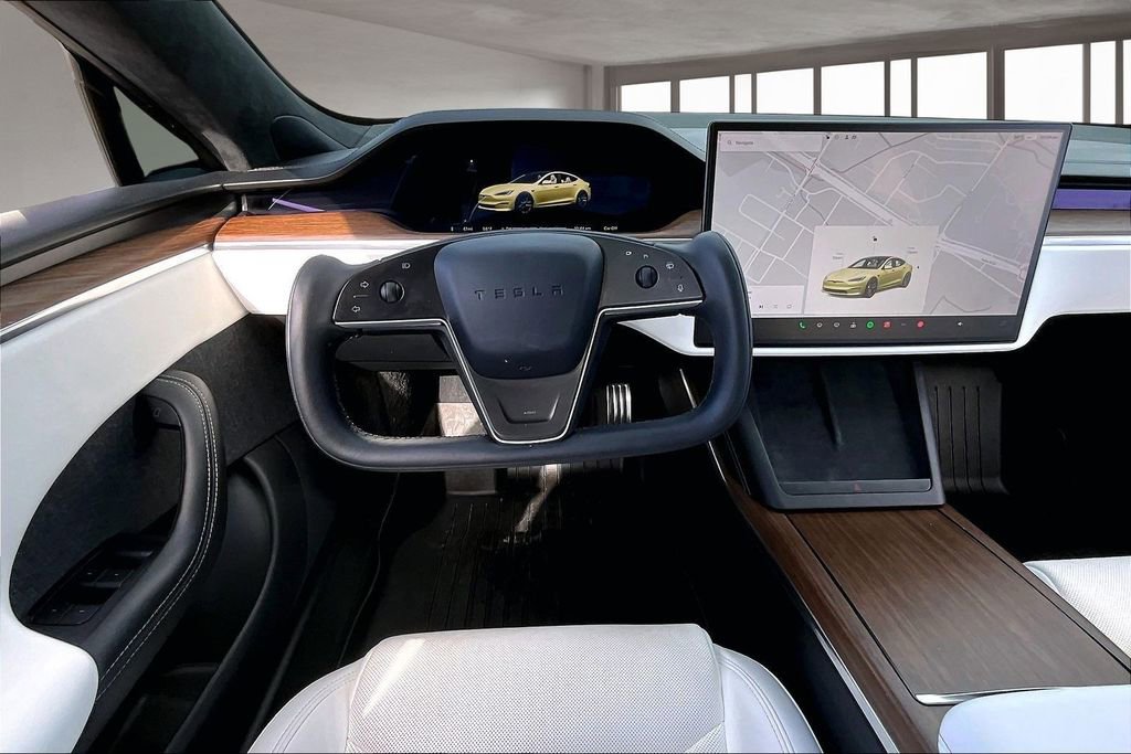 Used 2022 Tesla Model S image 8