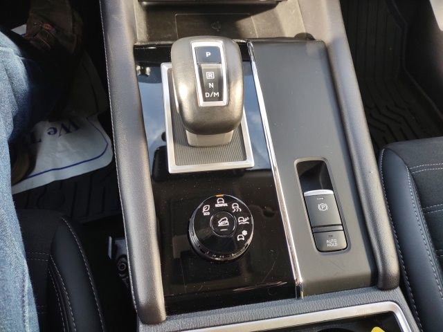 Used 2024 Mitsubishi Outlander FWD image 16