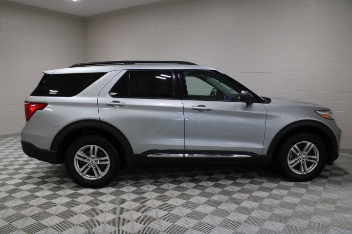 Used 2023 Ford Explorer XLT w/ Equipment Group 202A image 12
