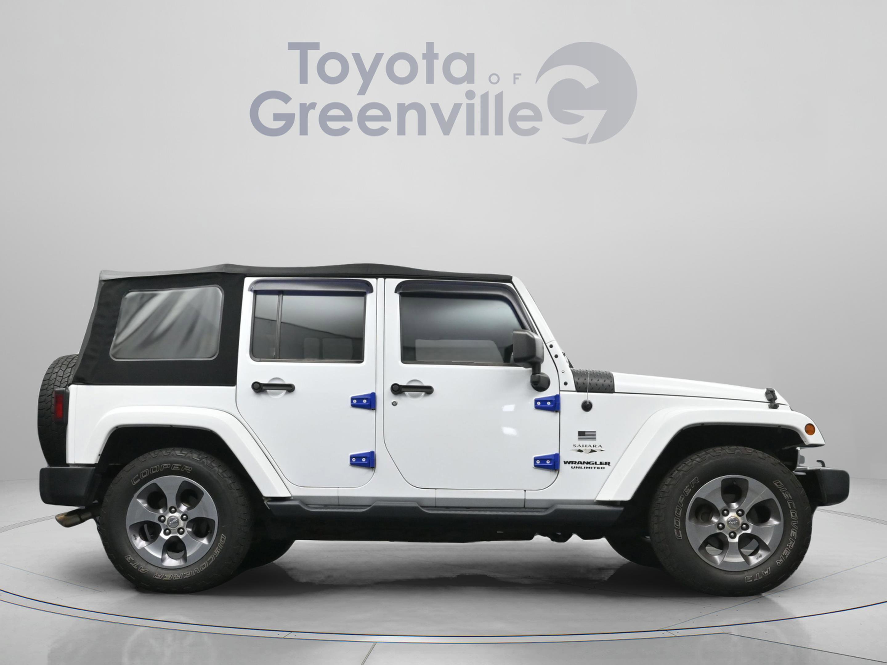 Used 2016 Jeep Wrangler Unlimited Sahara w/ Connectivity Group image 18