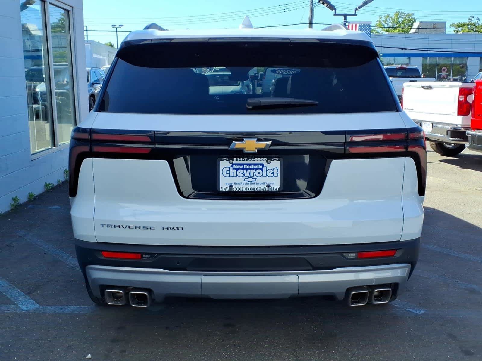 Used 2026 Chevrolet Traverse LT w/ Sun and Wheel Package AWD/4WD image 5