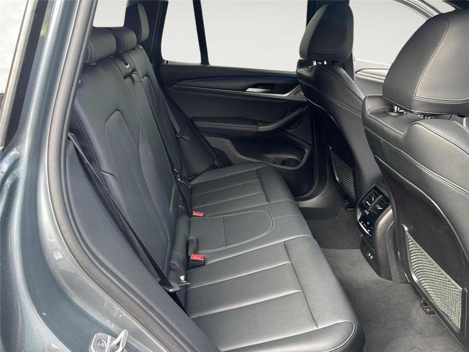 Used 2024 BMW X3 xDrive30i w/ Convenience Package image 28