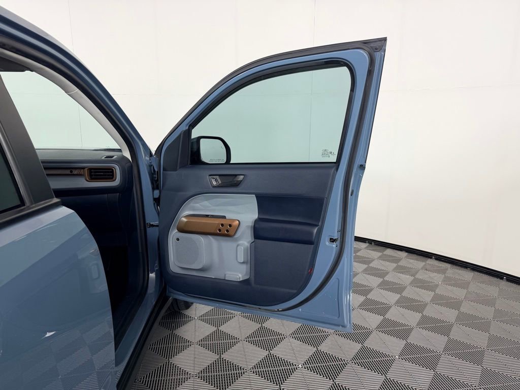 Used 2022 Ford Maverick Lariat w/ Lariat Luxury Package image 32