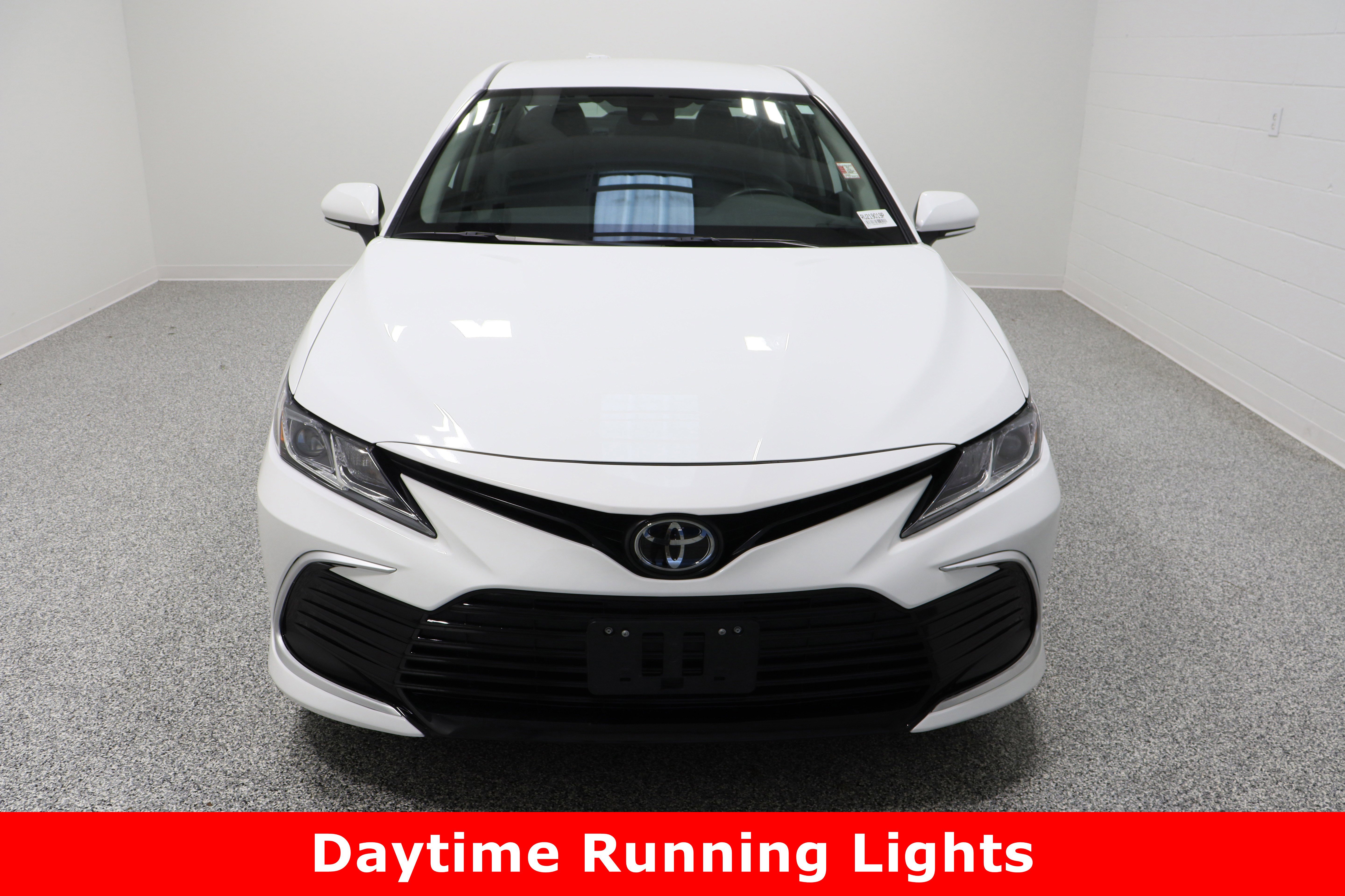 Used 2024 Toyota Camry LE image 3