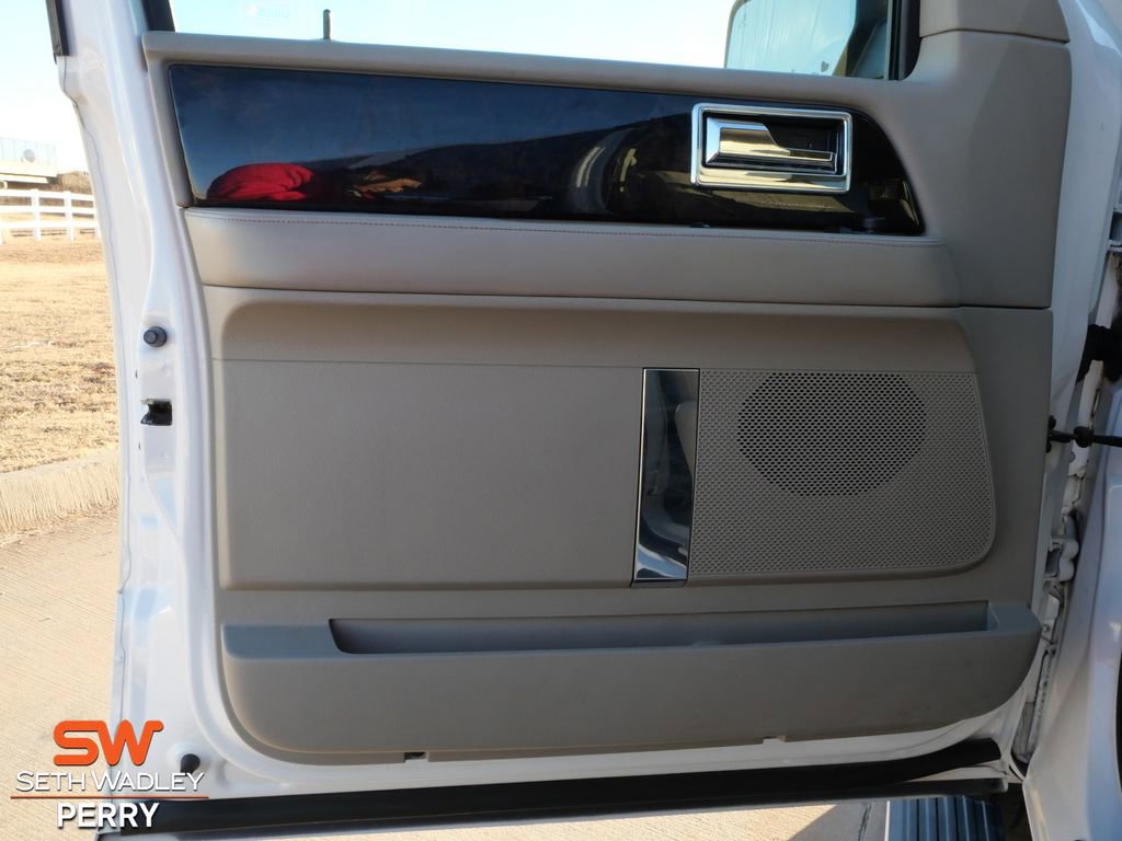 Used 2015 Lincoln Navigator L 4WD image 14