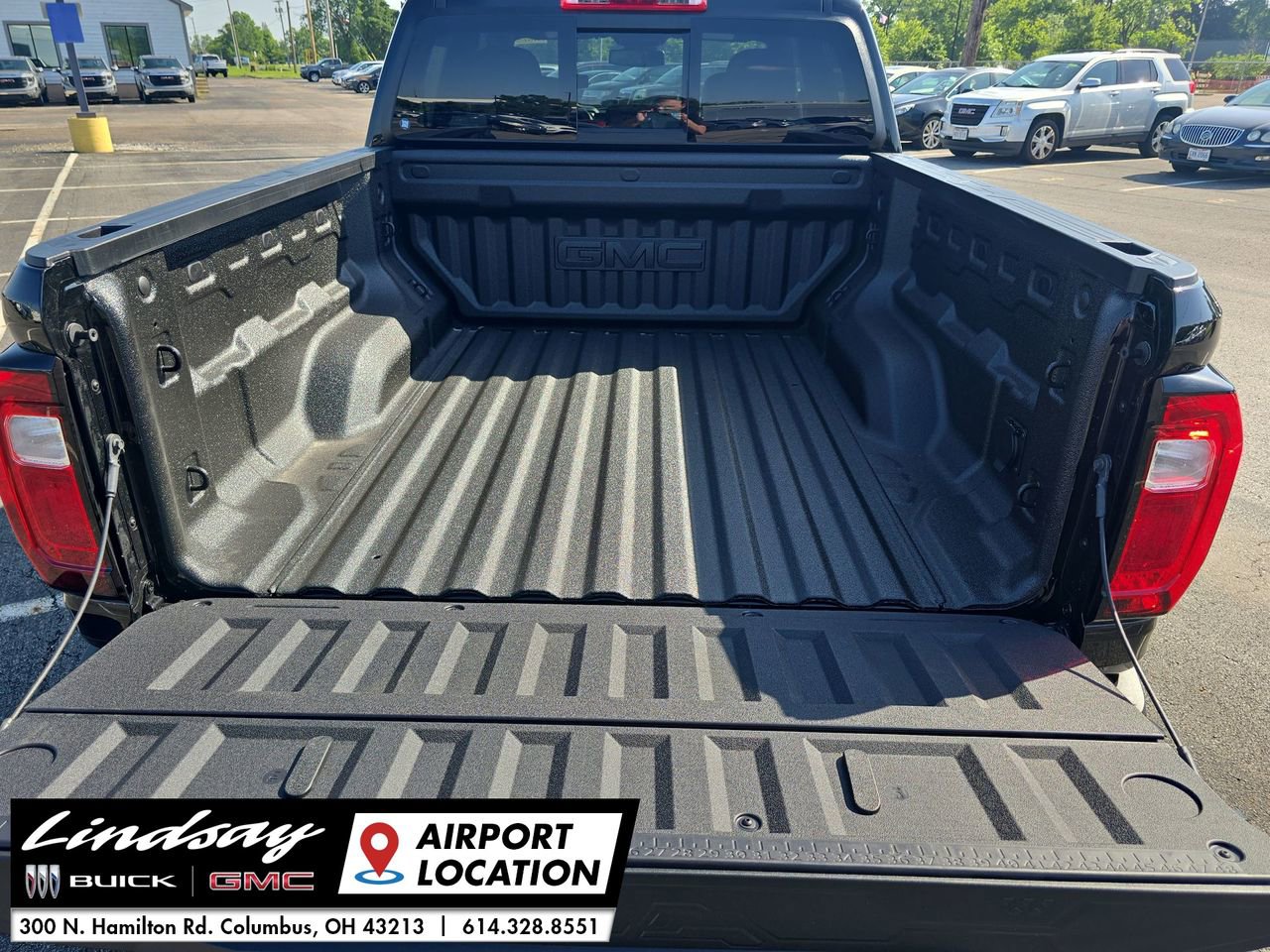 New 2025 GMC Canyon Denali w/ LPO, Denali Black Edition image 25