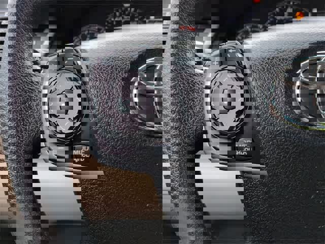 Used 2014 Toyota Camry L image 24