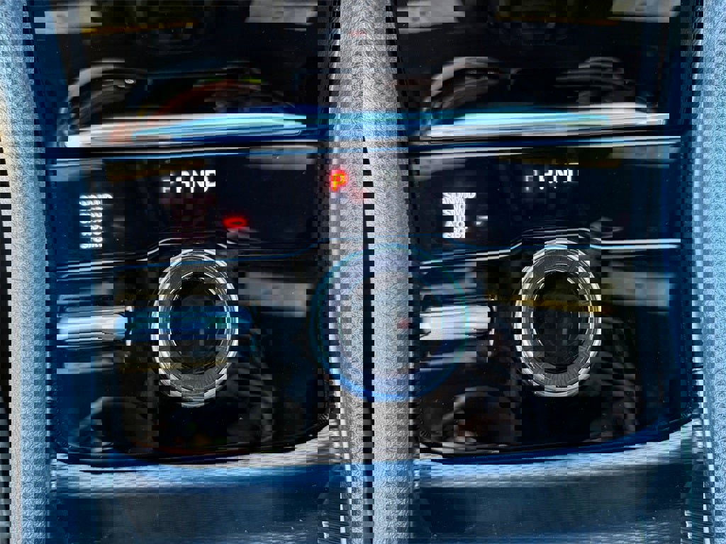 New 2025 Jeep Grand Cherokee Limited w/ Luxury Tech Group II image 24