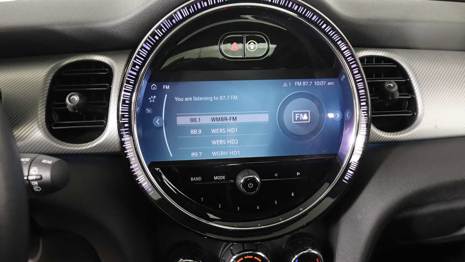 Used 2024 MINI Cooper 4-Door Hardtop FWD image 25